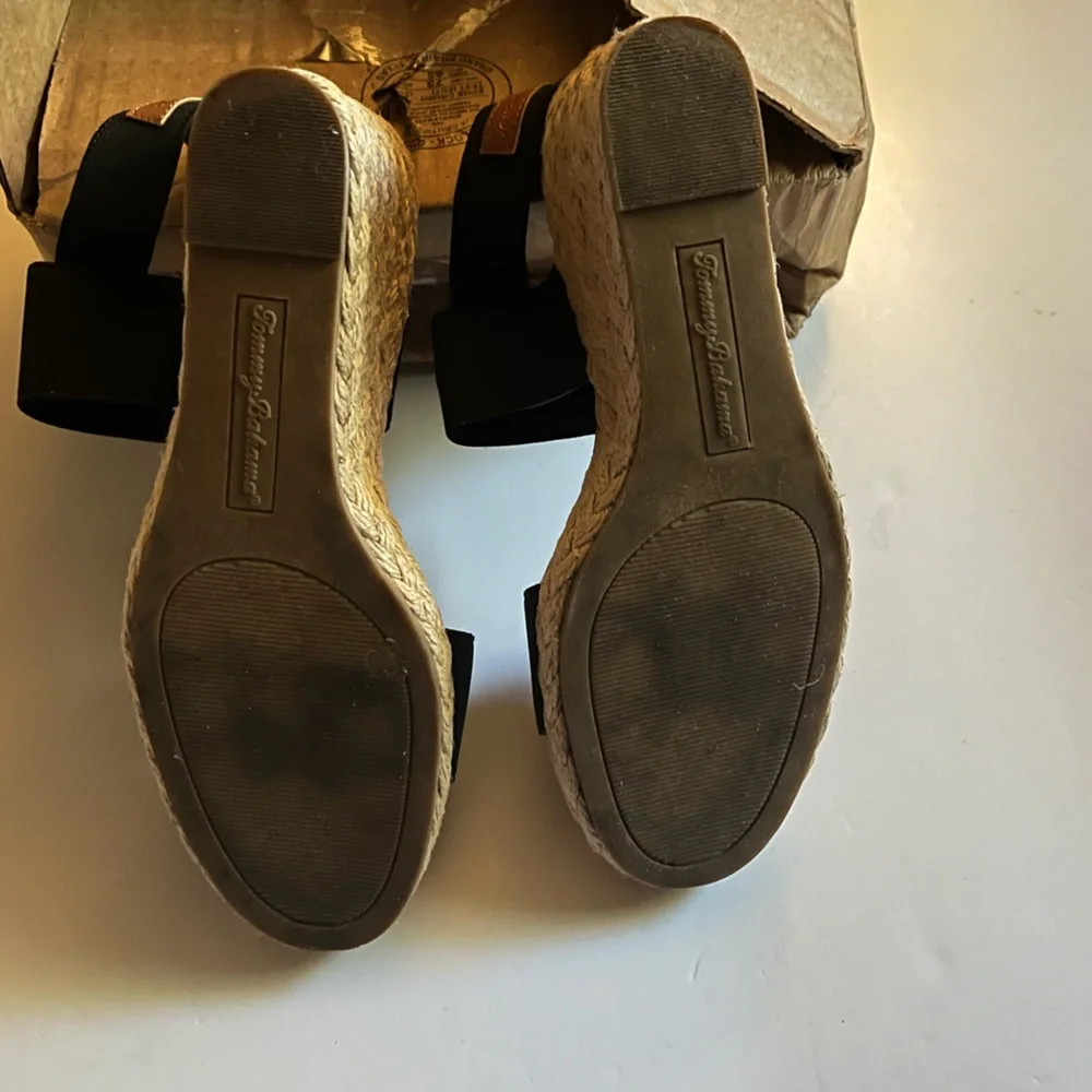 Tommy Bahama Black Wedge Sandals - Size 7 - Picture 7 of 9